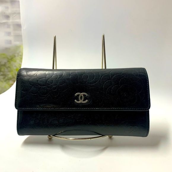CHANEL Handbags - 💥AUTHENTIC💥 CHANEL Long Camellia Cluth Wallet Black